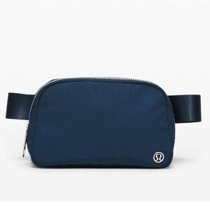 lululemon athletica true navy everywhere belt bag 1L EUC